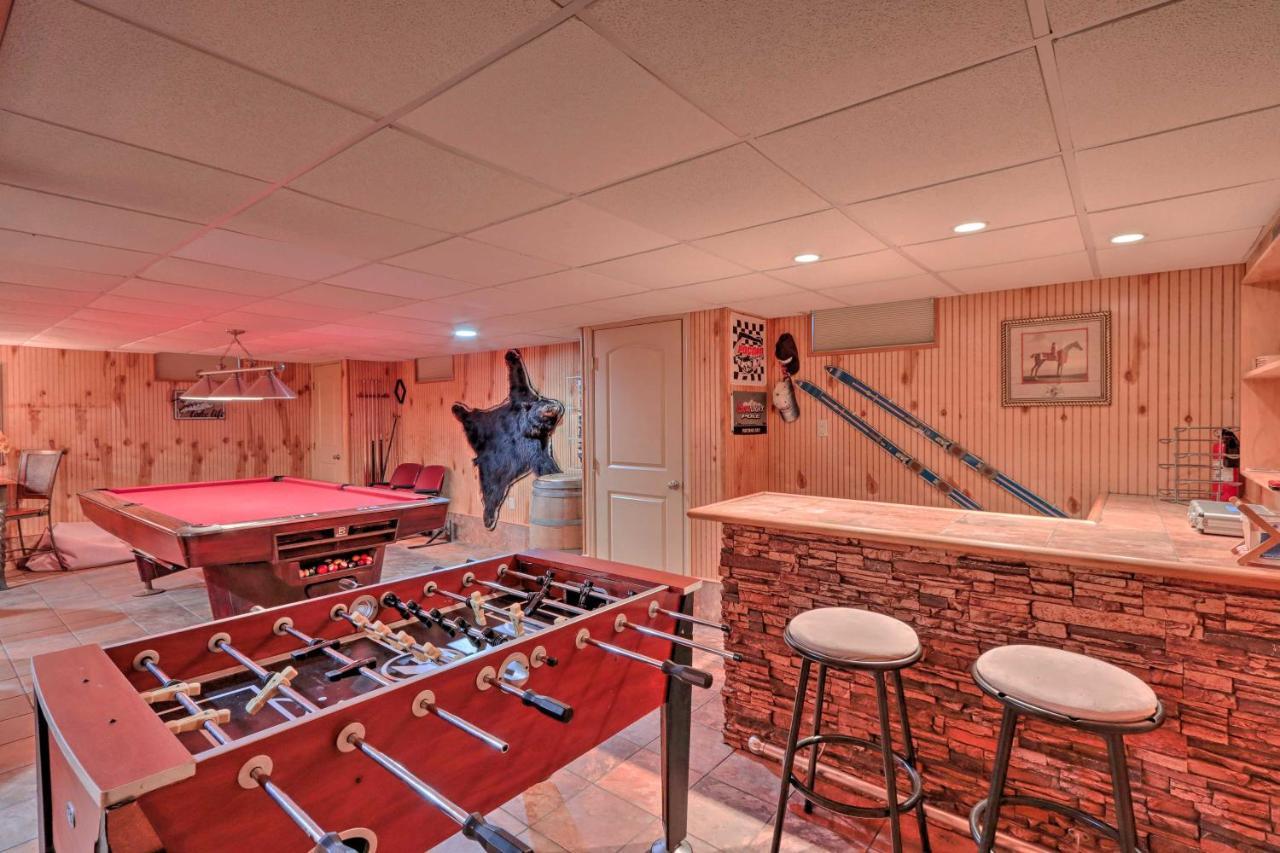 Poconos Home With Game Room Walk To Lake Harmony! エクステリア 写真