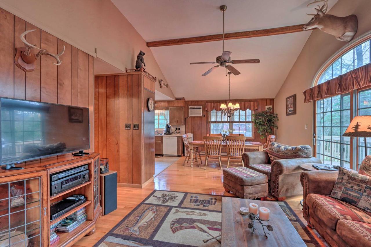 Poconos Home With Game Room Walk To Lake Harmony! エクステリア 写真