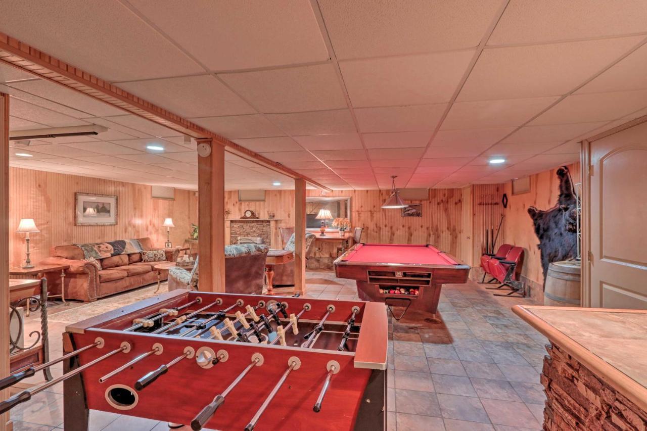 Poconos Home With Game Room Walk To Lake Harmony! エクステリア 写真