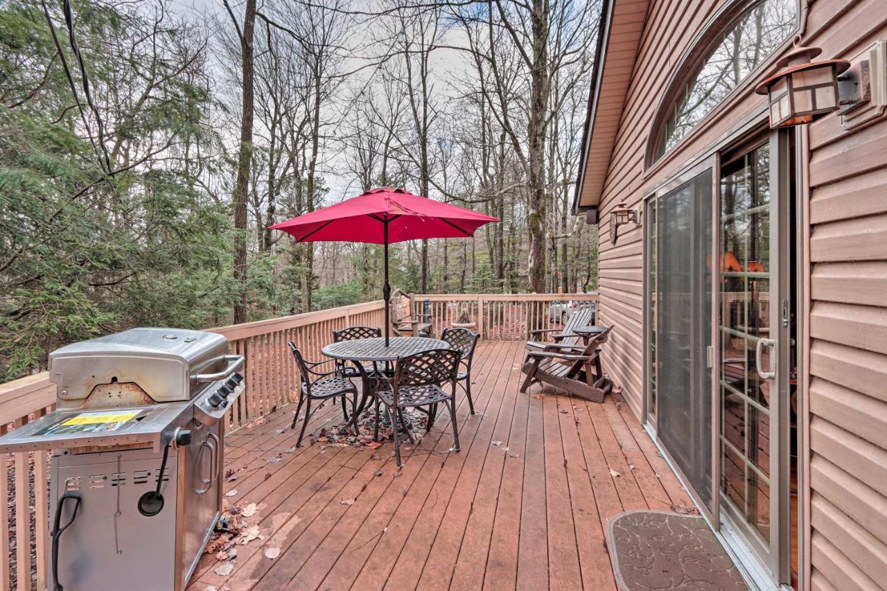 Poconos Home With Game Room Walk To Lake Harmony! エクステリア 写真
